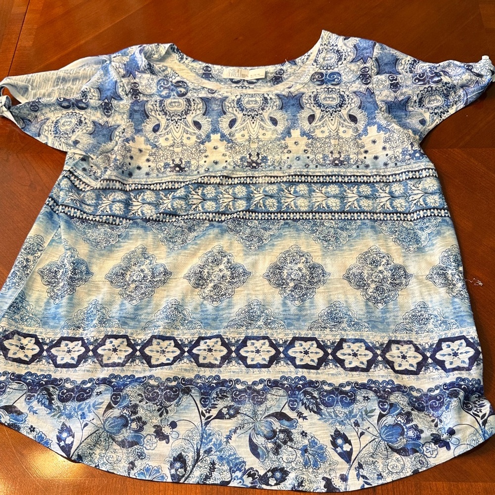Time and Tru' Blue and White Paisley Print Short Sleeve Tee